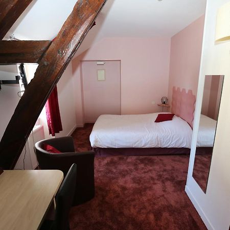 Hotel Restaurant La Goutte Noire Chateaumeillant Ngoại thất bức ảnh