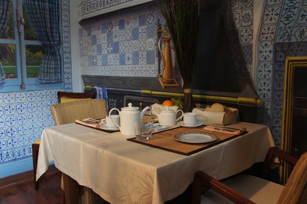 Hotel Restaurant La Goutte Noire Chateaumeillant Ngoại thất bức ảnh