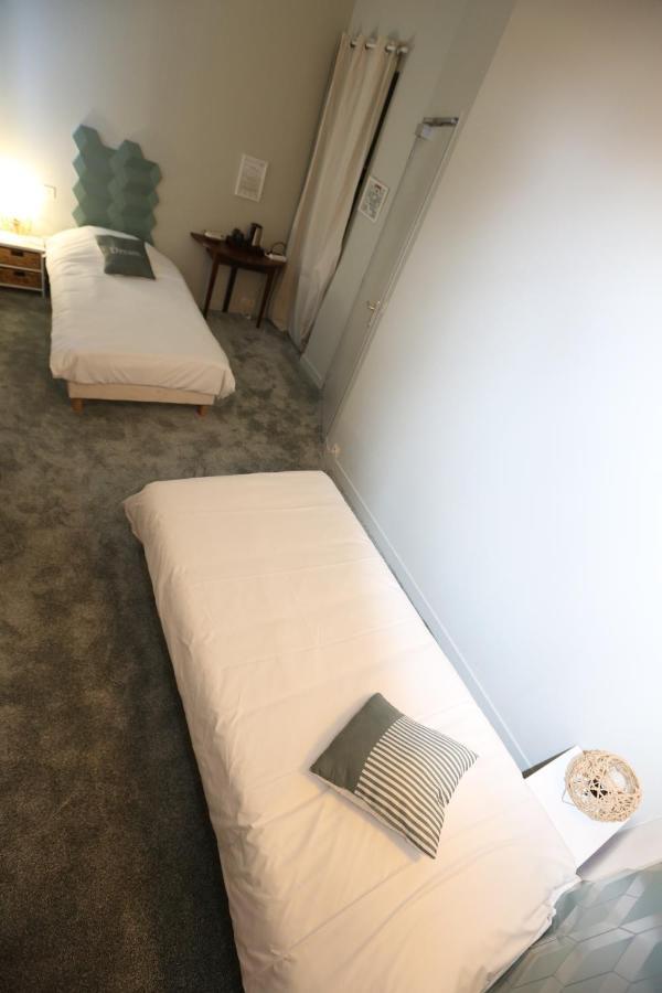 Hotel Restaurant La Goutte Noire Chateaumeillant Ngoại thất bức ảnh