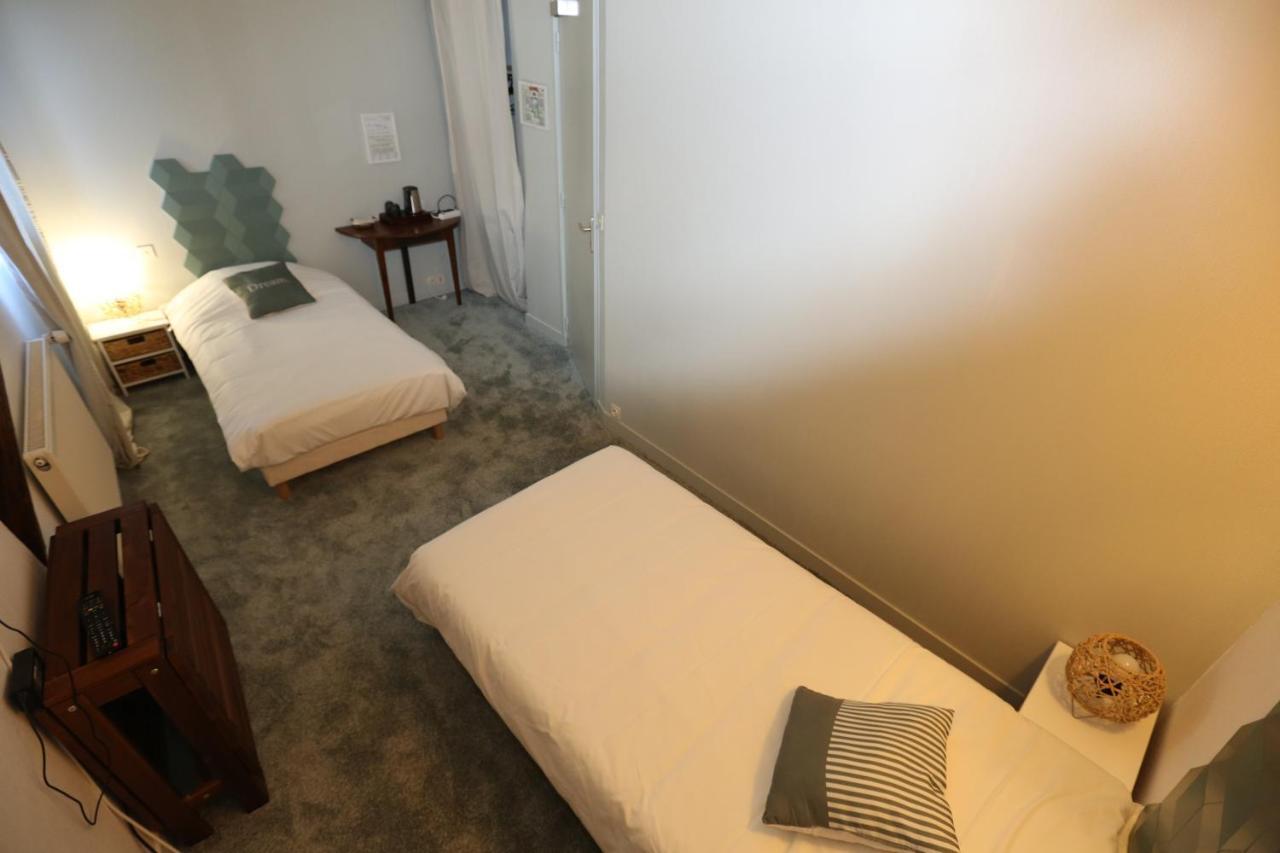 Hotel Restaurant La Goutte Noire Chateaumeillant Ngoại thất bức ảnh