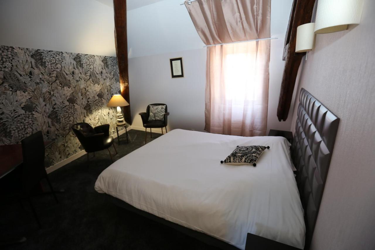Hotel Restaurant La Goutte Noire Chateaumeillant Ngoại thất bức ảnh
